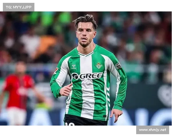 揭秘洛塞尔索：全能中场在现代足球体系中的关键角色及多重作用